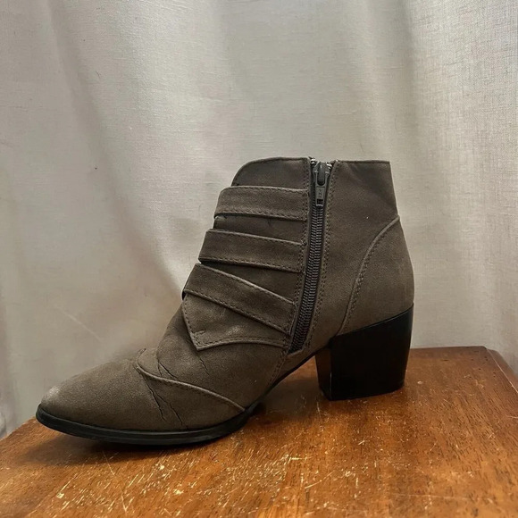 Truffle‎ Ankle Boots Womens 5.5 Green Suede Leather Buckle Strap Booties Western - Picture 2 of 12